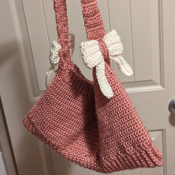 Dark pink crochet shoulder bag - Picture 1 of 7